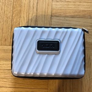 Tumi for Delta One amenities kit - new in package